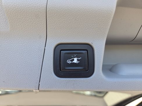 Used 2017 GMC Acadia SLT FWD image 22