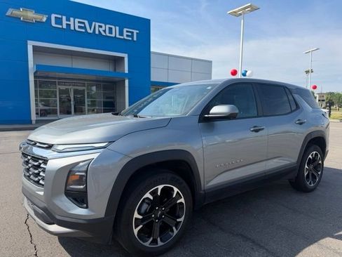 Used 2026 Chevrolet Equinox LT w/ Convenience Package II AWD/4WD image 1