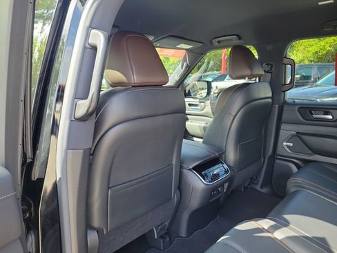 Certified 2025 Nissan Armada SL AWD/4WD image 14