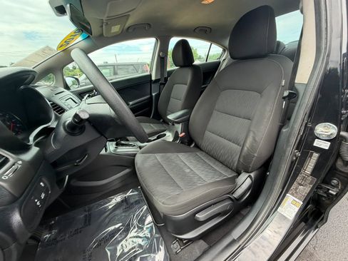 Used 2016 Kia Forte LX FWD image 9