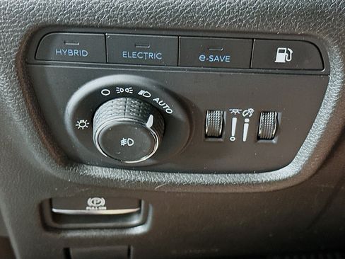 Used 2024 Jeep Grand Cherokee Limited 4xe AWD/4WD image 17