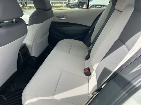 Used 2021 Toyota Corolla LE image 16