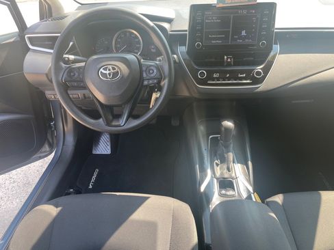 Used 2021 Toyota Corolla LE image 19