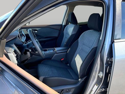 Used 2023 Nissan Rogue SV image 23