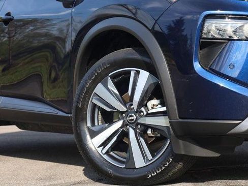 Certified 2024 Nissan Rogue SL image 3