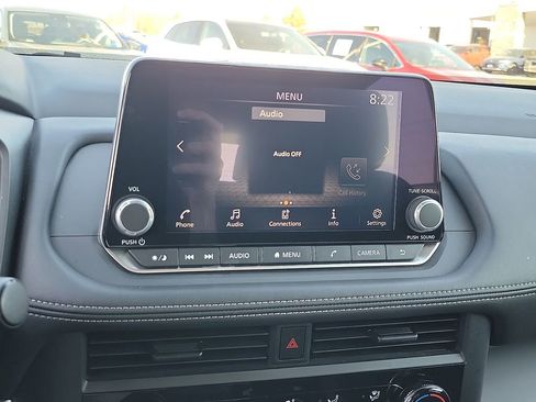 Used 2025 Nissan Rogue S image 15