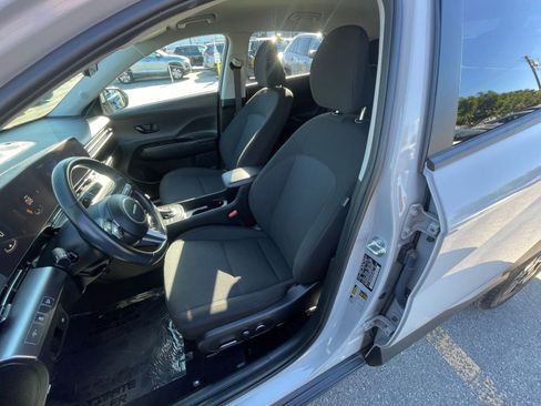 Used 2025 Hyundai Kona SEL image 36