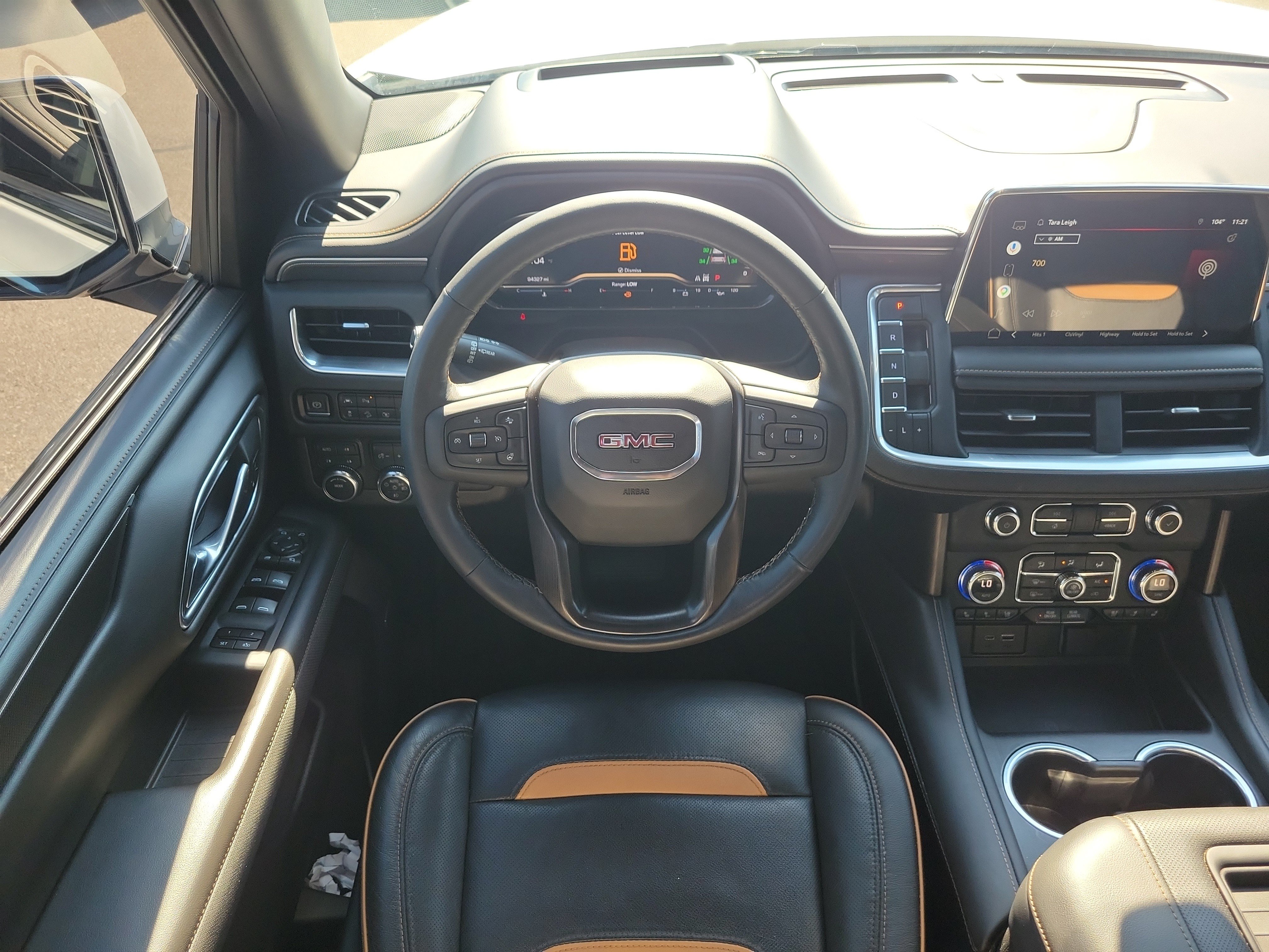 Used 2022 GMC Yukon AT4 w/ AT4 Premium Package AWD/4WD image 10