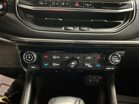 New 2026 Jeep Compass Limited image 16