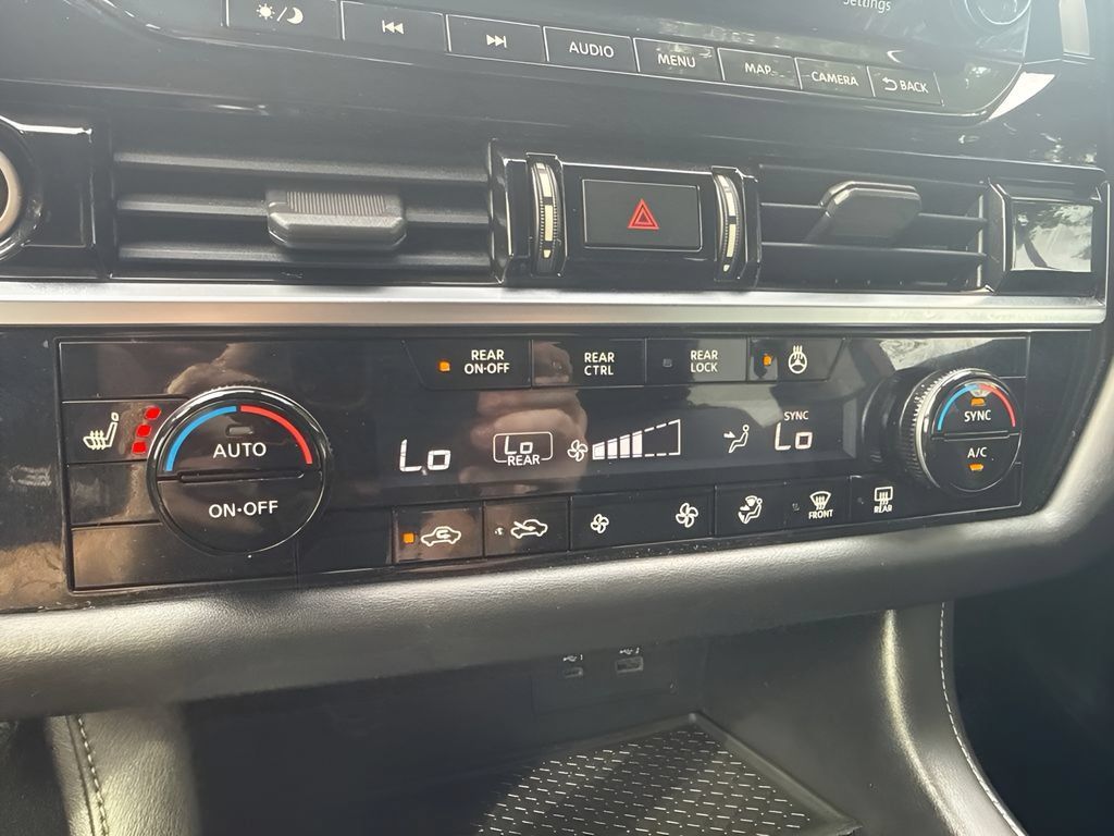 Used 2022 Nissan Pathfinder SL AWD/4WD image 20
