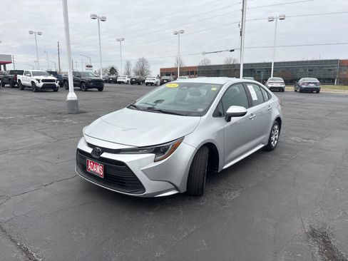 Used 2024 Toyota Corolla LE image 3