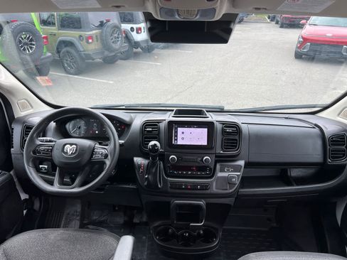 Used 2025 RAM ProMaster 2500 w/ Convenience Group FWD image 33