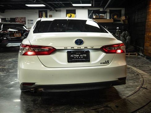 Used 2019 Toyota Camry LE FWD image 6