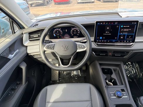 Used 2026 Volkswagen Tiguan SE AWD/4WD image 15