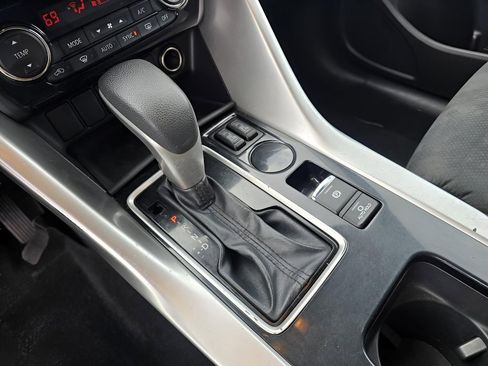 Used 2022 Mitsubishi Eclipse Cross SE image 19