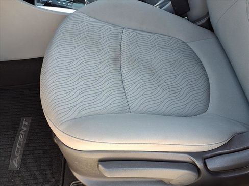 Used 2014 Hyundai Accent GLS w/ Option Group 2 image 5