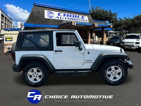 Used 2017 Jeep Wrangler Sport w/ Quick Order Package 24S AWD/4WD image 9