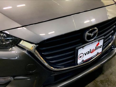 Used 2018 MAZDA MAZDA3 Touring image 29