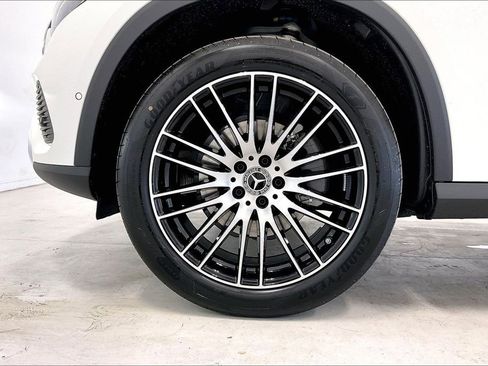 New 2026 Mercedes-Benz GLC 300 image 11