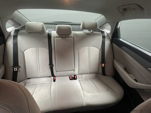 Used 2016 Hyundai Sonata SE FWD image 18