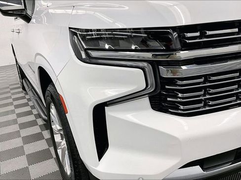 Used 2023 Chevrolet Suburban Premier AWD/4WD image 35