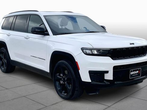 Used 2023 Jeep Grand Cherokee L Laredo image 3