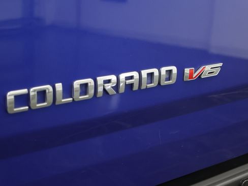 Used 2018 Chevrolet Colorado Z71 RWD image 11