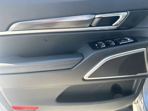 Used 2025 Kia Telluride S image 9