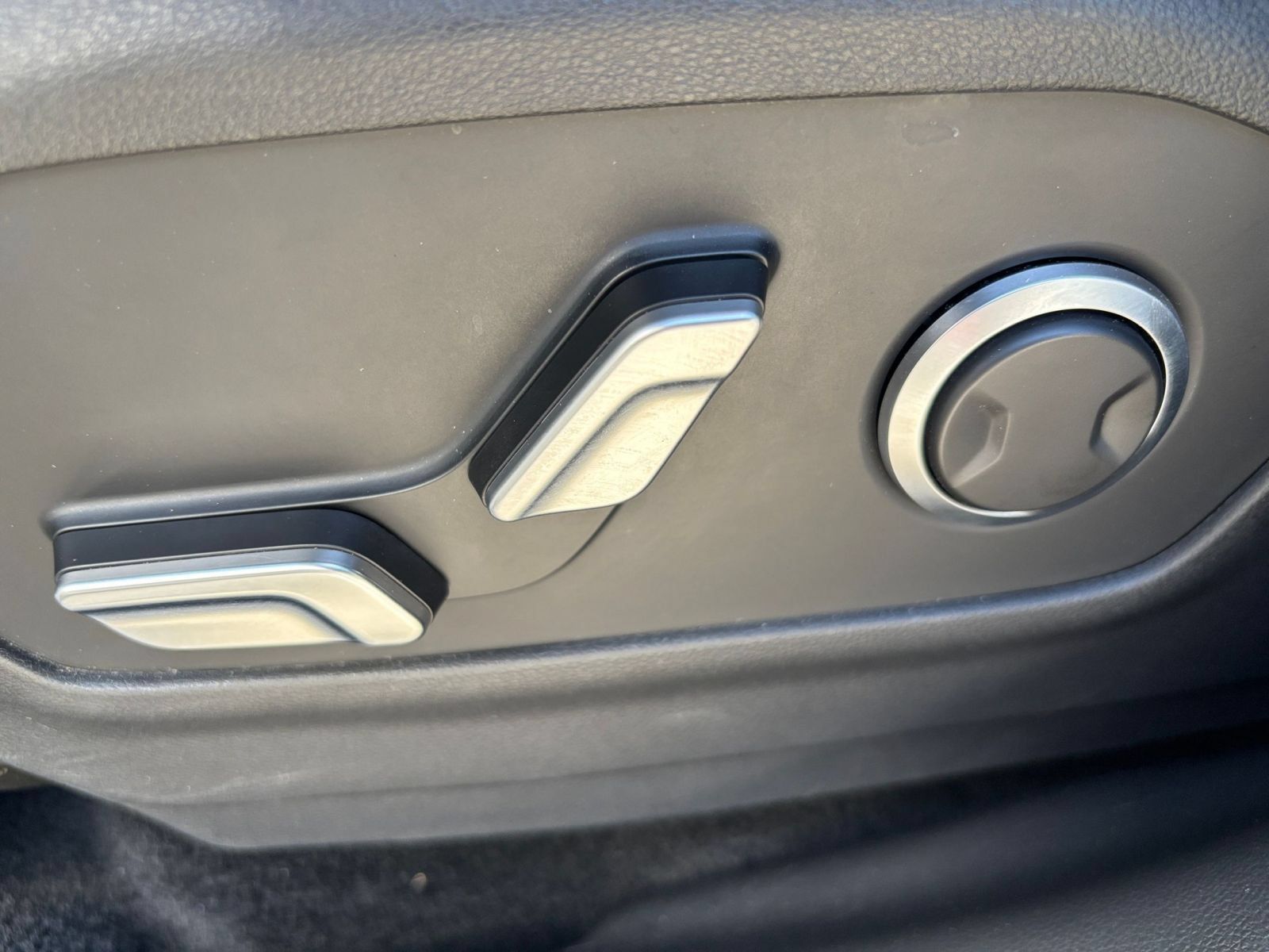 Used 2025 Hyundai Santa Fe SEL AWD/4WD image 21