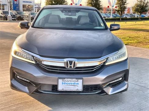 Used 2017 Honda Accord Touring image 7