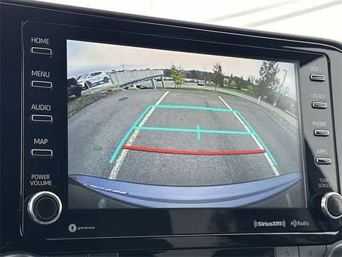 Used 2022 Toyota Highlander XLE image 14