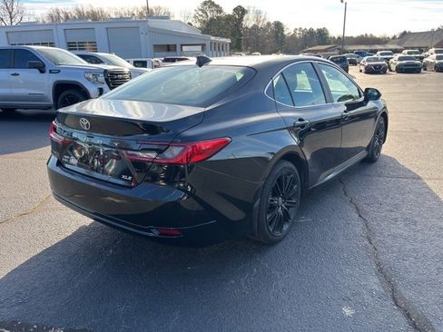 Used 2025 Toyota Camry XLE w/ Premium Package image 4
