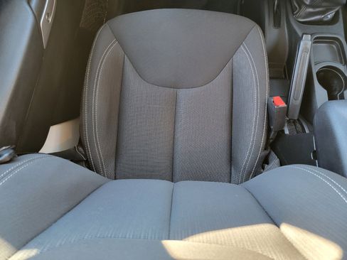 Used 2017 Jeep Wrangler Unlimited Sahara image 23