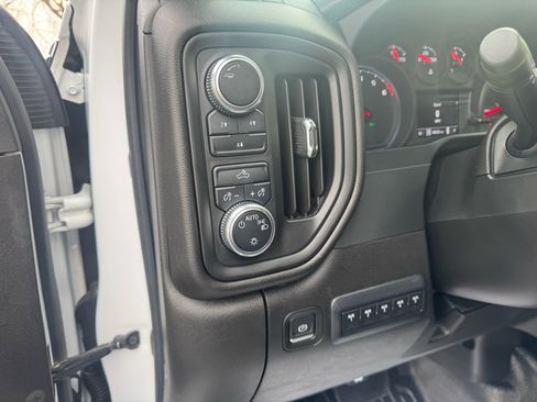 Used 2022 GMC Sierra 3500 Pro w/ Convenience Package image 17