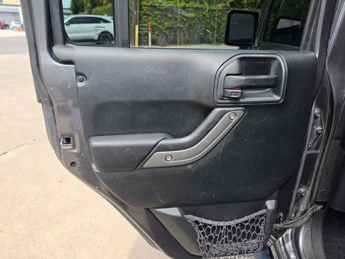 Used 2017 Jeep Wrangler Unlimited Sport AWD/4WD image 12