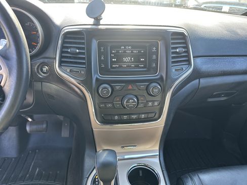 Used 2016 Jeep Grand Cherokee Laredo image 30