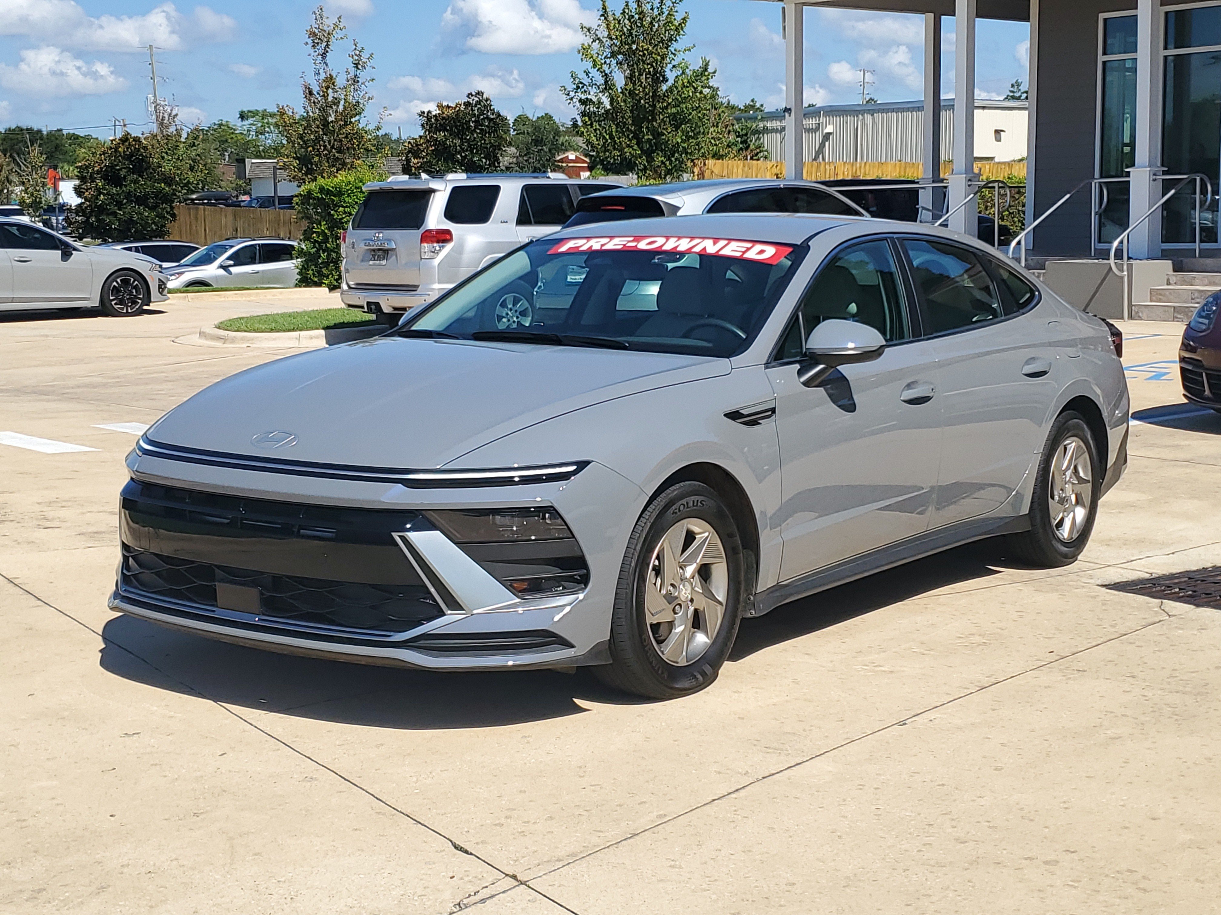 Used 2025 Hyundai Sonata SE FWD image 1