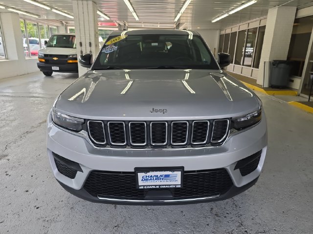 Used 2023 Jeep Grand Cherokee Laredo AWD/4WD image 8