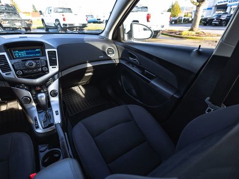 Used 2014 Chevrolet Cruze LT w/ RS Package image 24