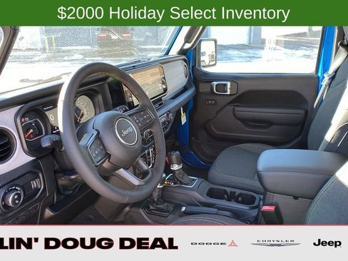 New 2025 Jeep Gladiator Willys image 18