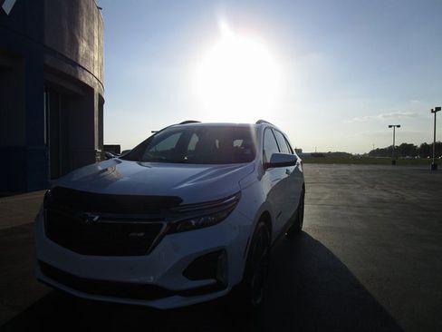Used 2022 Chevrolet Equinox RS image 9