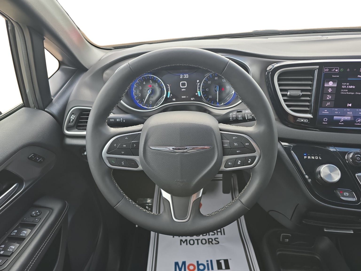Used 2025 Chrysler Pacifica Select FWD image 13