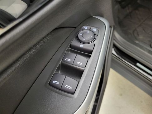 New 2026 Chevrolet Trax RS w/ Sunroof Package FWD image 25
