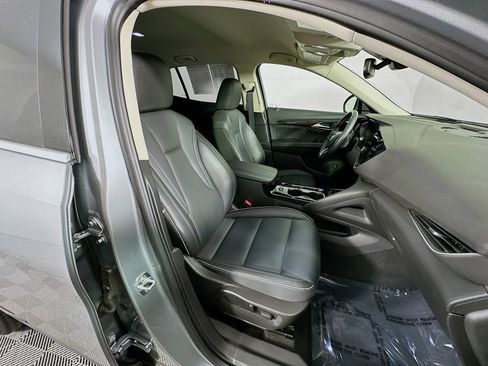 Used 2023 Buick Envision Essence image 36