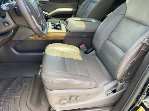 Used 2017 GMC Yukon XL Denali w/ Open Road Package RWD image 36