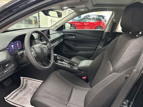 Used 2025 Honda Accord SE image 9