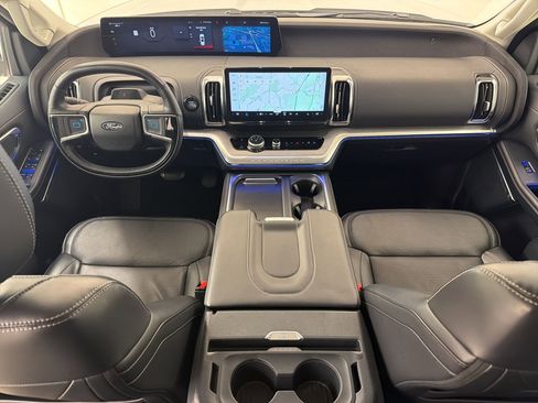 Certified 2025 Ford Expedition Platinum AWD/4WD image 16