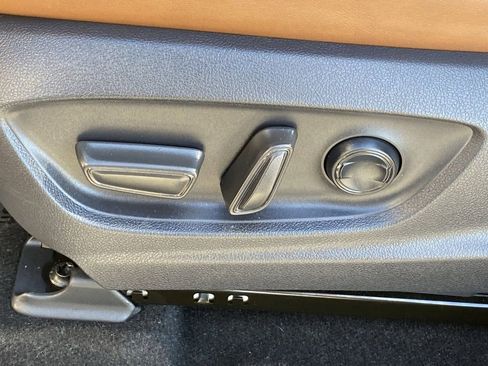 Certified 2025 Toyota Crown Signia XLE image 24