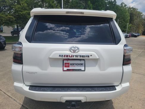 Used 2017 Toyota 4Runner SR5 Premium RWD image 5