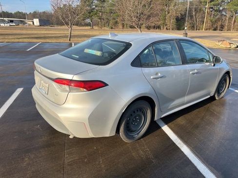 Used 2024 Toyota Corolla LE image 4